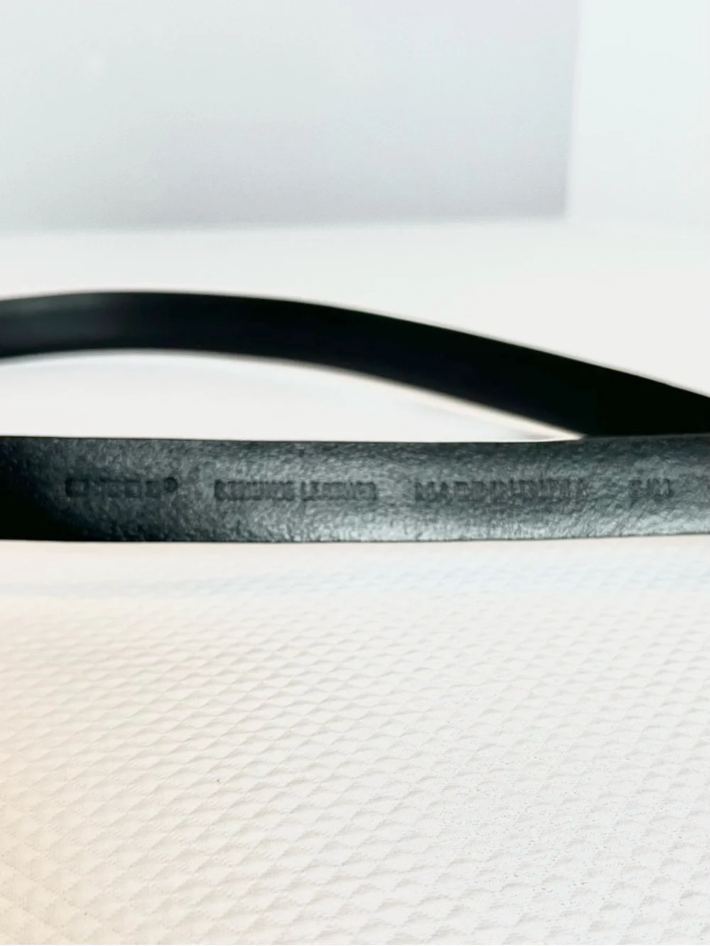 Chico's Black Leather‎ Slide Belt Adjustable with Gold Sculpted Hook Buckle